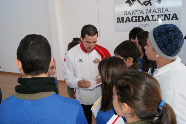 José Ruiz y Gréllo dan una charla sobre hábitos saludables en el Colegio Magda de Ceutí