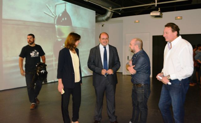 El consejero de Cultura participa en la apertura de La Conservera