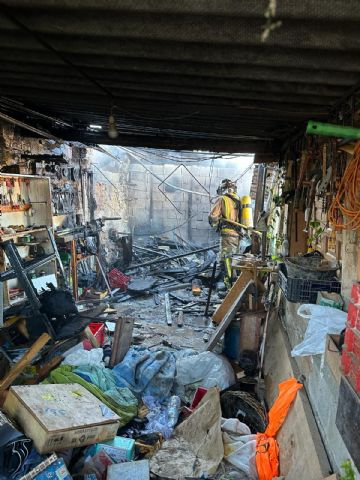Incendio de un cobertizo en la pedanía de Los Torraos de Ceutí