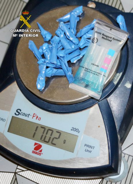 La Guardia Civil desmantela un importante punto de venta de droga que distribuía varios tipos de sustancias tóxicas a consumidores de la Vega Media