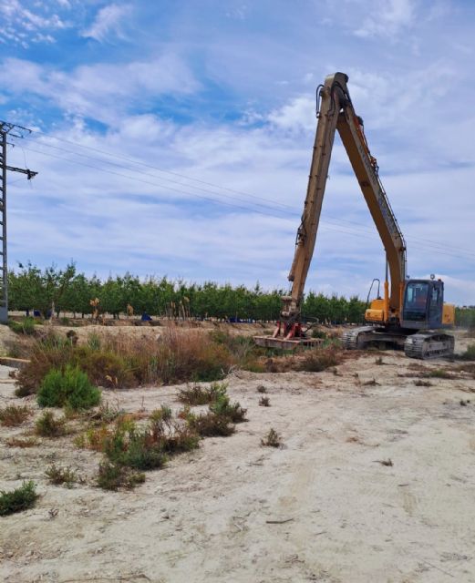 La CHS inicia los trabajos de laminación en la rambla de Huete en Ceutí