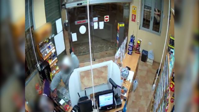 La Guardia Civil detiene a un vecino de Ceutí por el atraco a un estanco y a una farmacia de la localidad