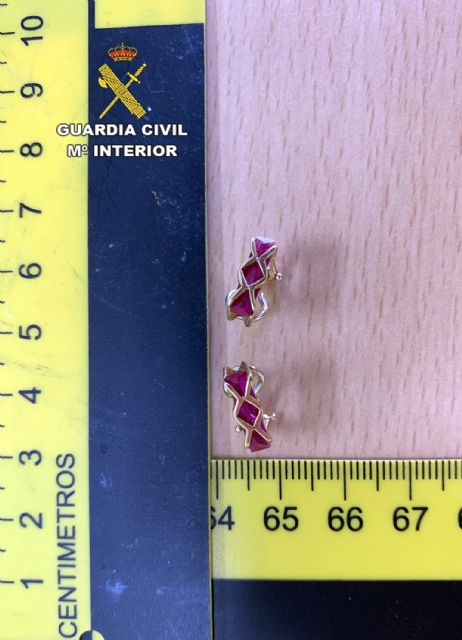 La Guardia Civil detiene a cinco personas por una decena de robos y atracos en Ceutí
