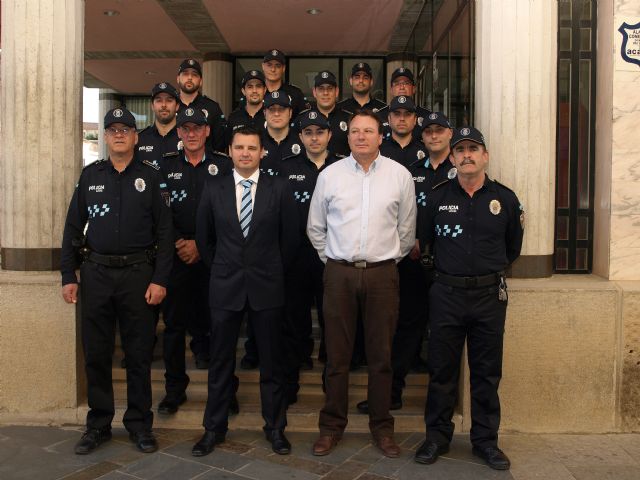 La plantilla de la PL de Ceutí junto al alcalde y el concejal de Seguridad Ciudadana