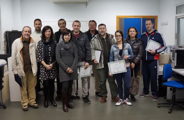 Los alumnos del curso de branding personal impartido en Ceutí reciben sus diplomas