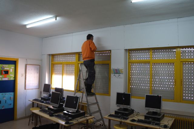 El Ayuntamiento de Ceutí pone en marcha un servicio de mantenimiento de los colegios