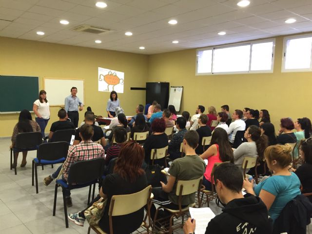 Cerca de 70 alumnos participan en Ceutí en un curso de manipulador de alimentos