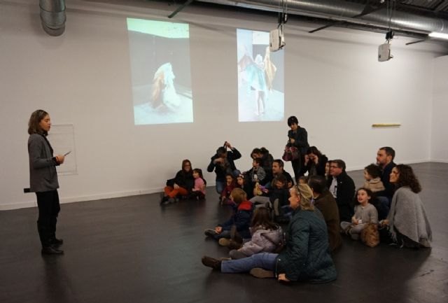 Cultura organiza nuevas visitas familiares a La Conservera para que los escolares descubran el mundo del arte contemporáneo