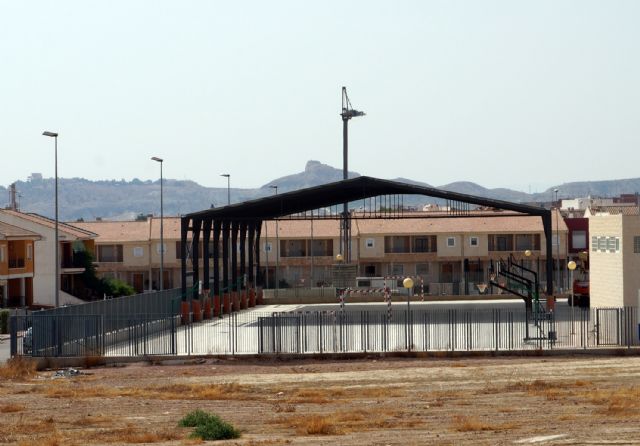 Concluyen las obras para cubrir la pista polideportiva del colegio 'Suceso Aledo' de Ceutí